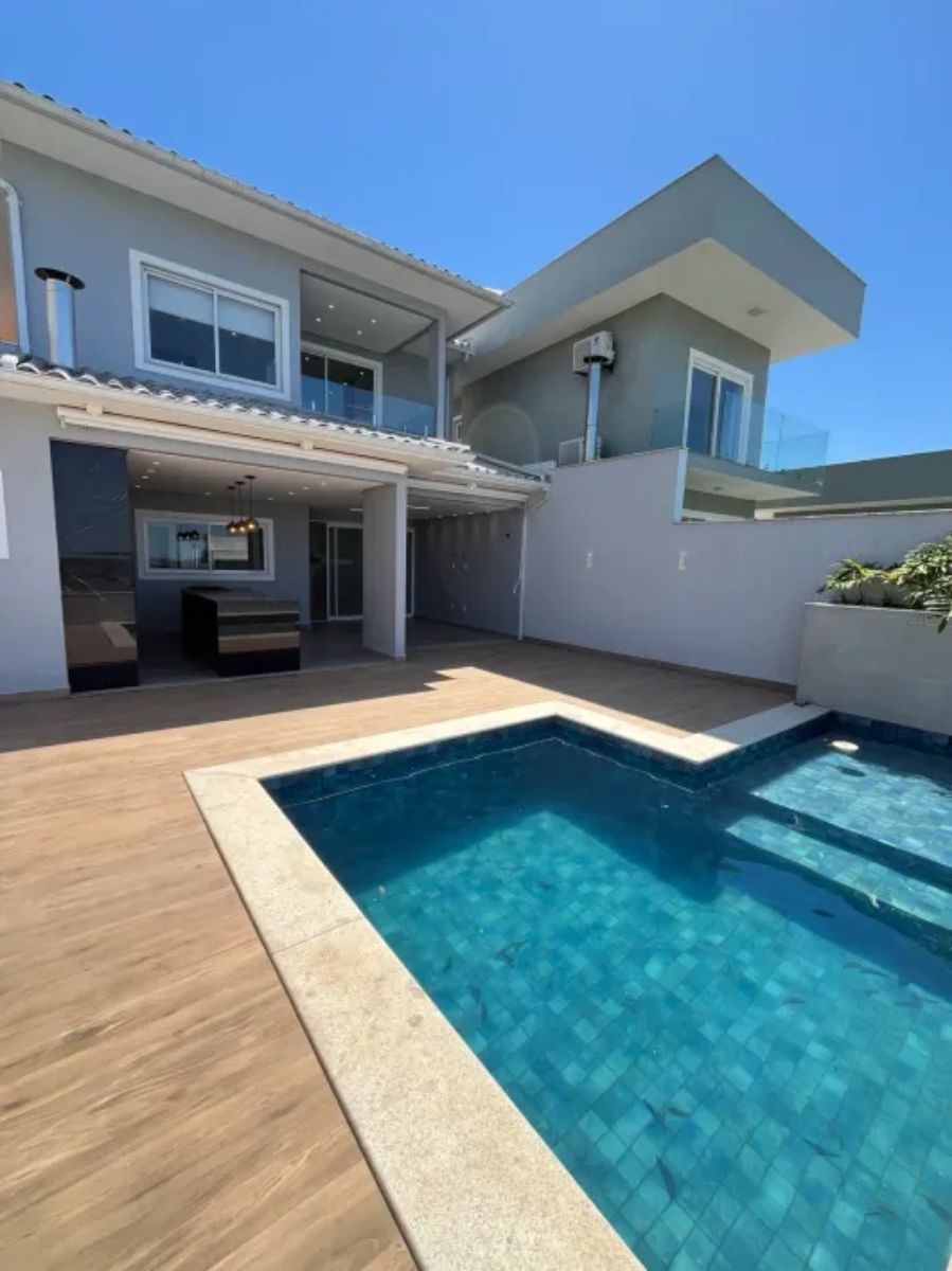 Casa, 4 quartos, 262 m² - Foto 1