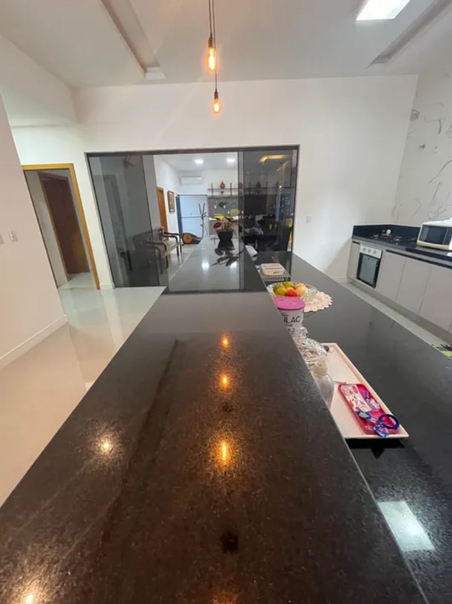Casa, 4 quartos, 240 m² - Foto 2