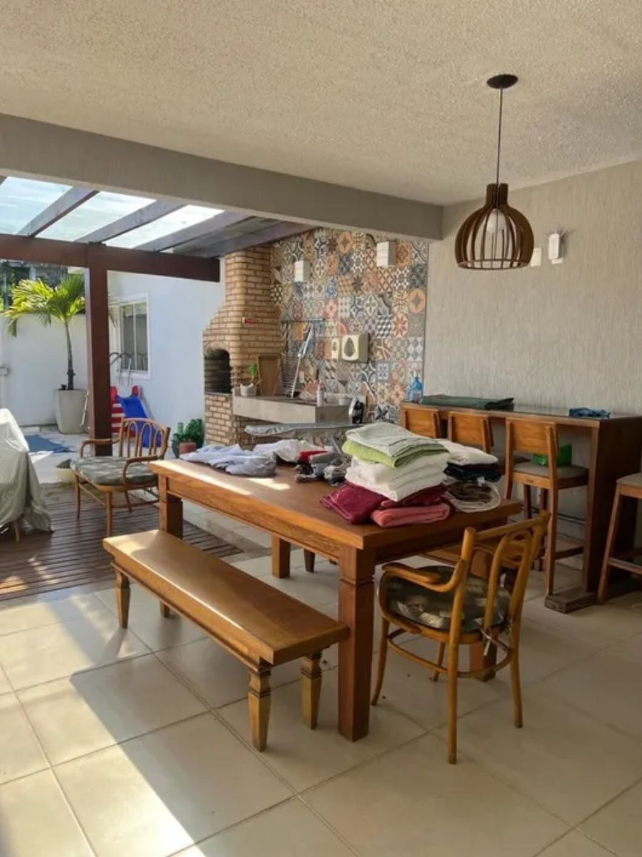 Casa, 5 quartos, 273 m² - Foto 2