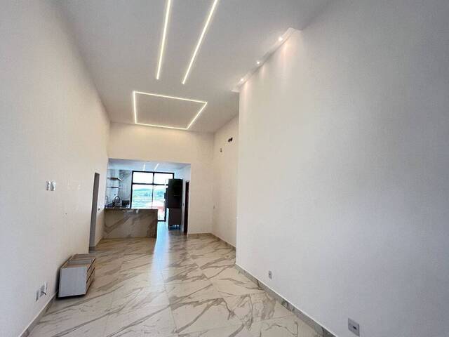 #22-7916 - Casa para Venda em Macaé - RJ - 2