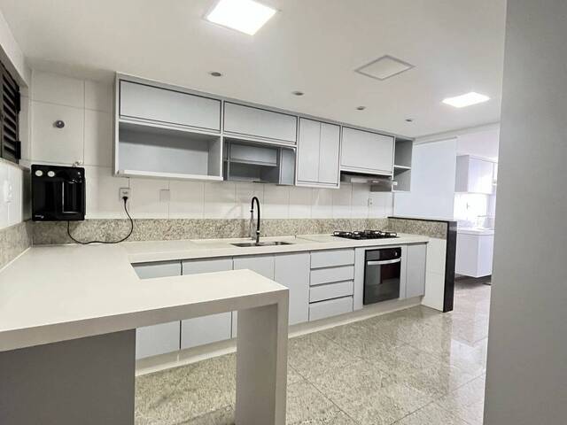 #154 - Apartamento para Venda em Macaé - RJ - 2