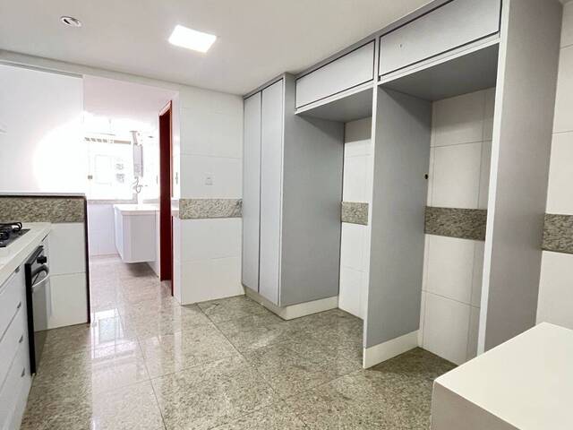 #154 - Apartamento para Venda em Macaé - RJ - 3