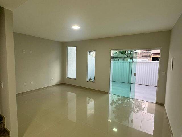 Casa para Venda em Macaé - 4