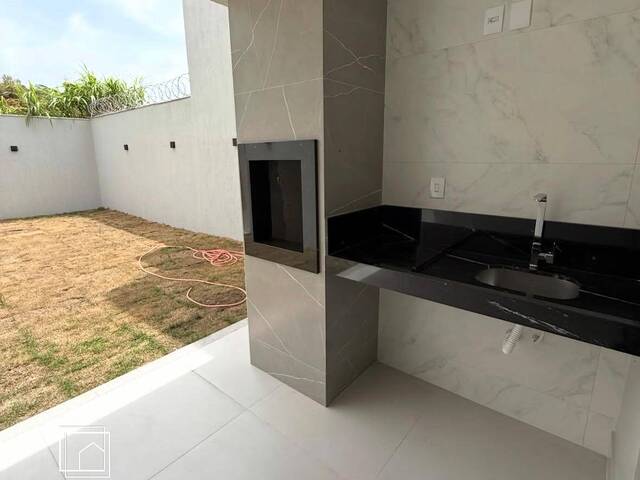 Casa para Venda em Macaé - 4