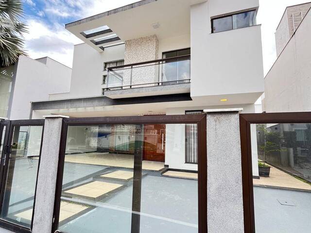 #22 9716 - Casa para Venda em Macaé - RJ - 2