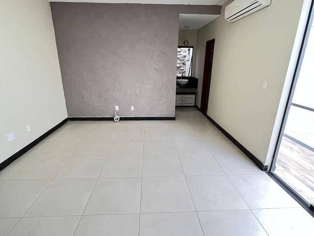 Casa para Venda em Macaé - 5
