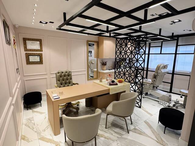 Sala para Venda em Macaé - 4