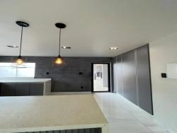 Casa para Venda em Macaé - 3